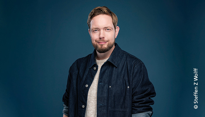 Ein Portrait des Comedian Bastian Bielendorfer